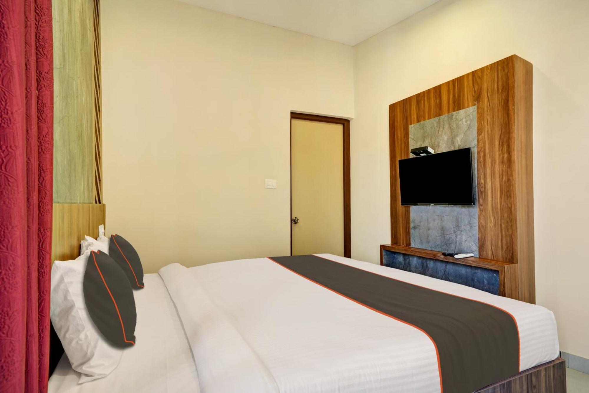 Gypsy Hotel Cusat Kochi Dış mekan fotoğraf