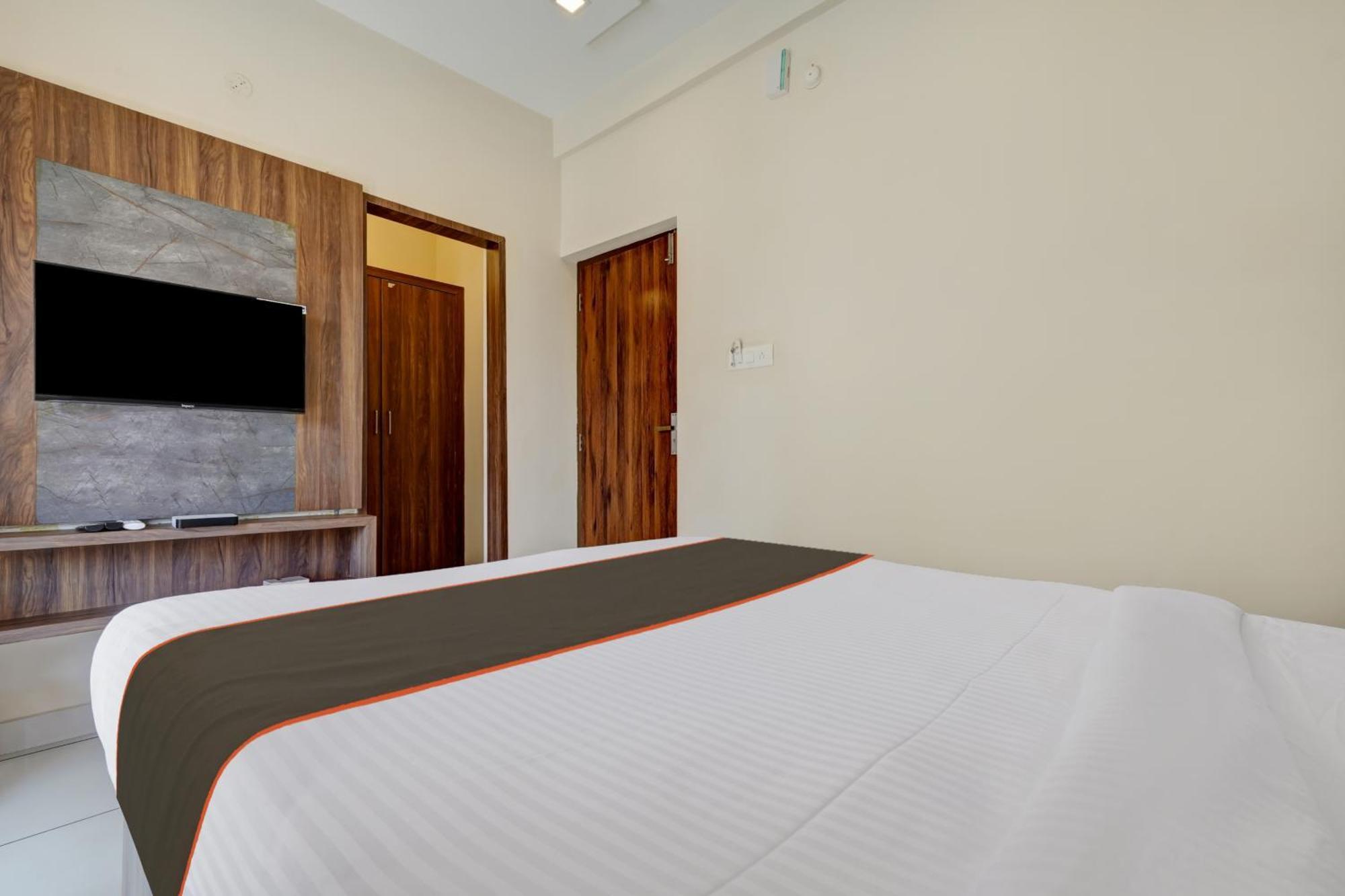 Gypsy Hotel Cusat Kochi Dış mekan fotoğraf