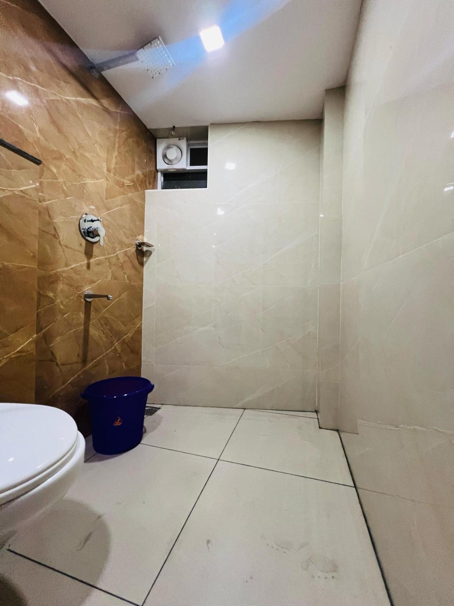 Gypsy Hotel Cusat Kochi Dış mekan fotoğraf